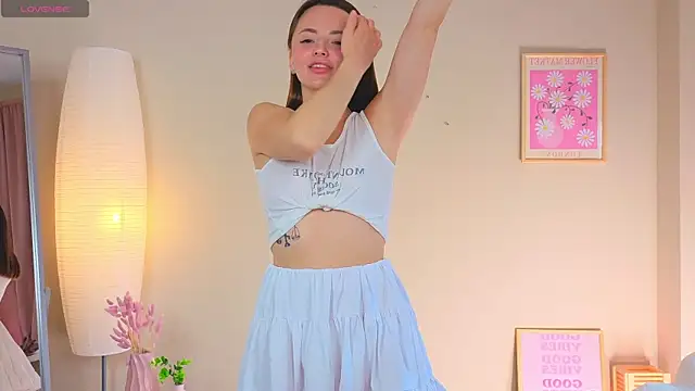 OliviaKis  online show from 09.09.25