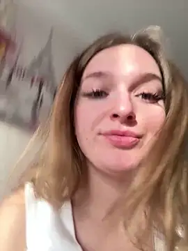 Bellatrisssaa online show from 12.17.25