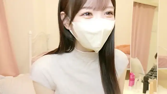 Snapshot of roachan_ chatting on 02.19.26 roachan online show from 02.19.26