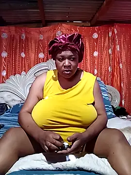 BUSTY QUEEEN online show from 10.15.25