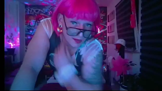 Snapshot of hellgirl1980 chatting on 07.02.26 hellgirl1980 online show from 07.02.26