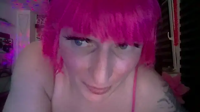 Snapshot of hellgirl1980 chatting on 07.30.26 hellgirl1980 online show from 07.30.26