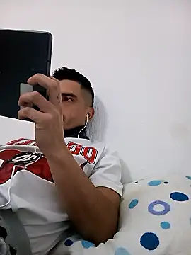 Snapshot of Andr3s69xxx chatting on 01.13.26 Andr3s69xxx online show from 01.13.26