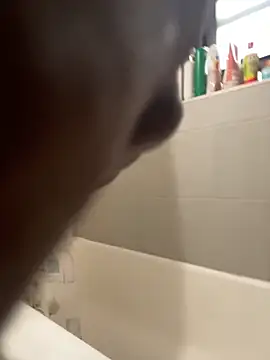 Snapshot of littyleesh1 chatting on 02.22.26 littyleesh1 online show from 02.22.26