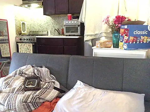 Snapshot of littyleesh1 chatting on 02.28.26 littyleesh1 online show from 02.28.26