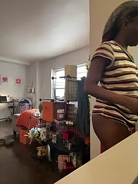 Snapshot of littyleesh1 chatting on 03.26.26 littyleesh1 online show from 03.26.26