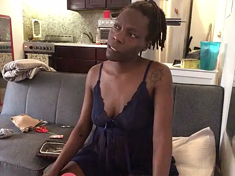 littyleesh1 online show from 05.20.26