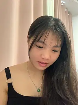 Emlyly-18 online show from 09.19.25