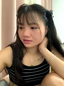 Emlyly-18 online show from 09.20.25