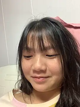 Emlyly-18 online show from 09.21.25