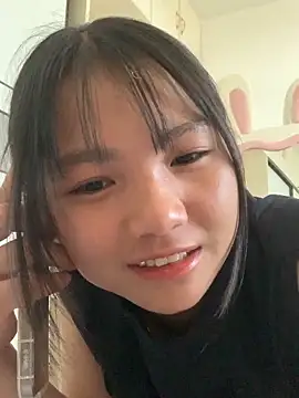 Emlyly-18 online show from 09.22.25