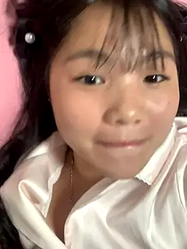 Emlyly-18 online show from 09.30.25