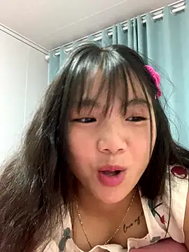 Emlyly-18 online show from 10.04.25