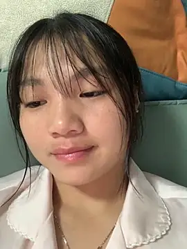 Emlyly-18 online show from 10.09.25