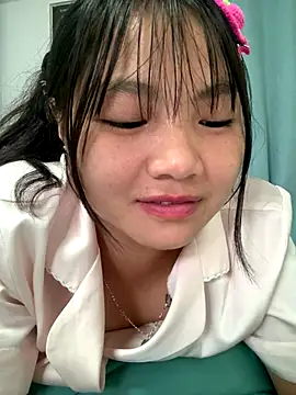 Emlyly-18 online show from 10.10.25