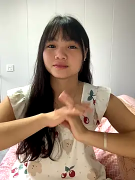 Emlyly-18 online show from 10.23.25