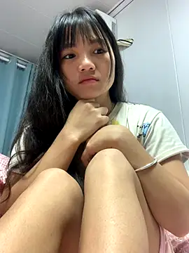 Emlyly-18 online show from 10.30.25