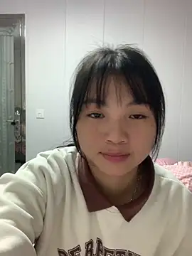 Emlyly-18 online show from 11.03.25