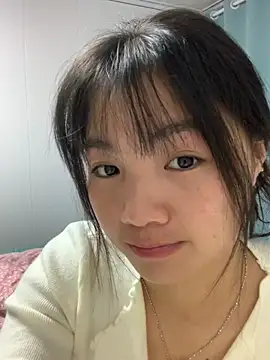 Emlyly-18 online show from 11.13.25