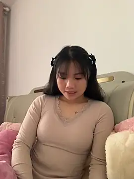 Emlyly-18 online show from 11.17.25