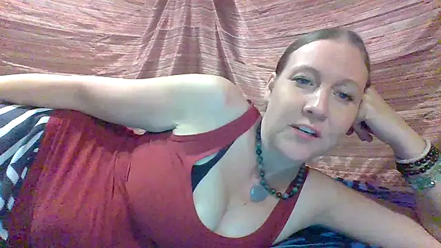 Snapshot of chickandherdick chatting on 10.12.25 chickandherdick online show from 10.12.25