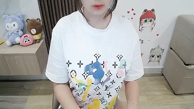Eirlys18 online show from 10.10.25