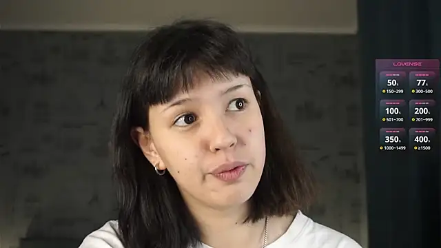 CrimsonLily online show from 09.16.25