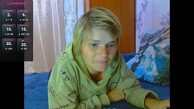 SaraSnow  online show from 09.11.25