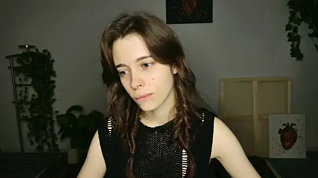 Yoka paradoXXX online show from 11.05.25