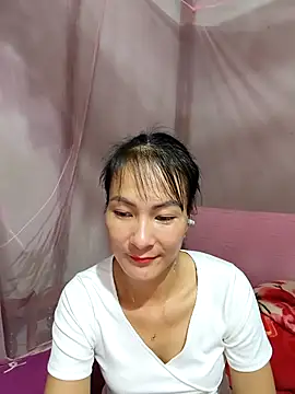 Snapshot of Yumyum_kiw chatting on 09.10.25 Yumyum kiw online show from 09.10.25