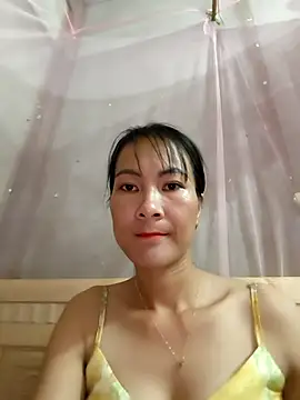 Snapshot of Yumyum_kiw chatting on 09.18.25 Yumyum kiw online show from 09.18.25
