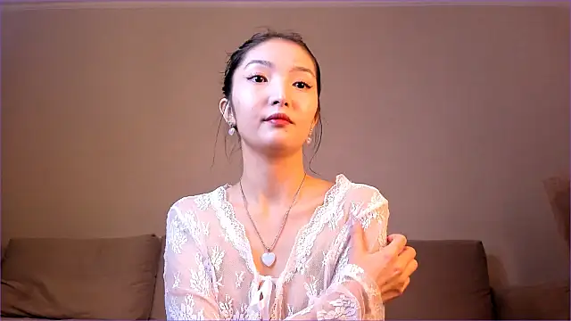 nooniemoon online show from 10.01.25