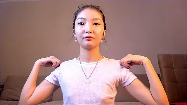 nooniemoon online show from 10.05.25