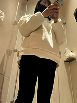 Snapshot of wemroudeyu chatting on 12.15.25 wemroudeyu online show from 12.15.25