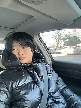 Snapshot of Fengbaby-555 chatting on 12.17.25 Fengbaby-555 online show from 12.17.25