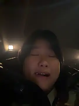 Snapshot of Fengbaby-555 chatting on 12.19.25 Fengbaby-555 online show from 12.19.25