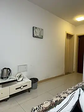 Snapshot of Fengbaby-555 chatting on 12.21.25 Fengbaby-555 online show from 12.21.25