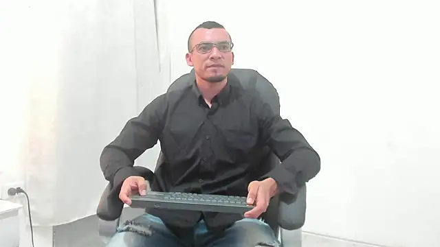 johan miller0 online show from 11.08.25