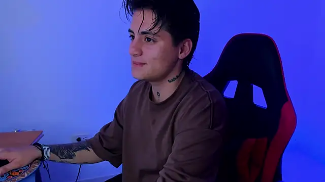 PeytonBox online show from 10.18.25