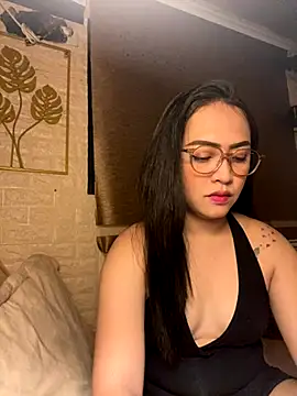 Snapshot of yourdevilsweettsx chatting on 11.08.25 yourdevilsweettsx online show from 11.08.25