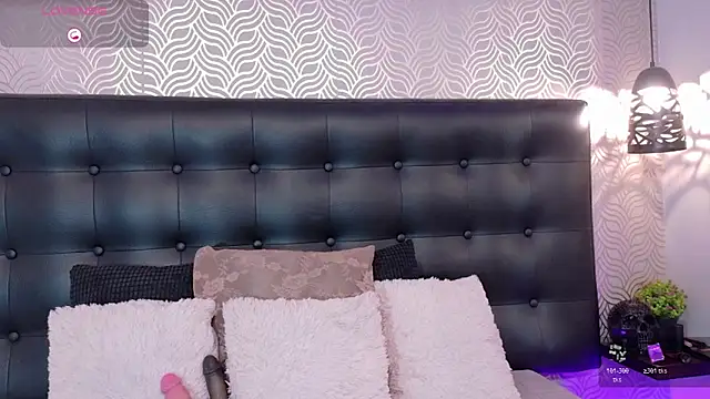 NaiaraMasson  online show from 11.05.25