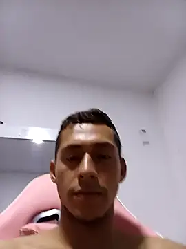 Snapshot of Boy_hot- chatting on 09.15.25 Boy hot- online show from 09.15.25