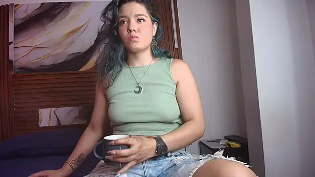 Evelin thompsson online show from 10.04.25