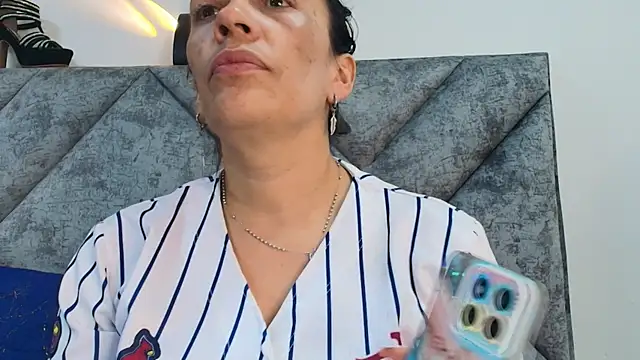 Shantey Laurent online show from 11.22.25