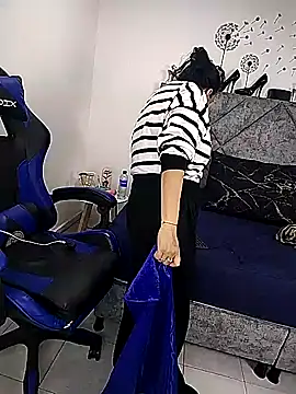 Shantey Laurent online show from 03.13.26