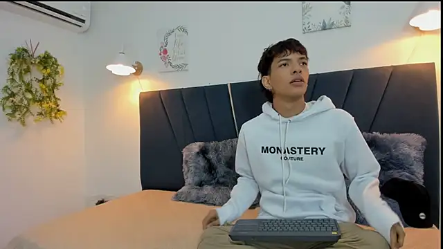 maicol cum23 online show from 10.03.25