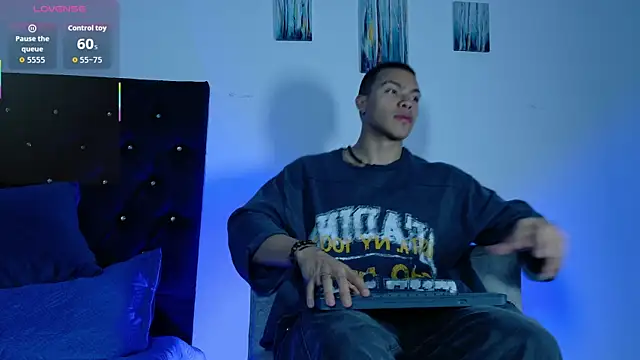 adriel escalante online show from 04.20.26