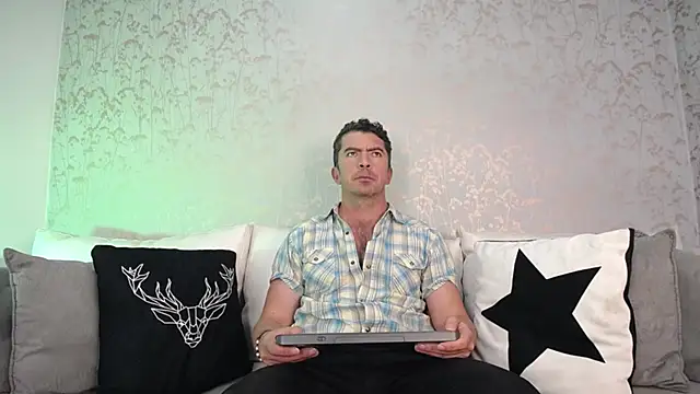JuanKarloz  online show from 10.02.25