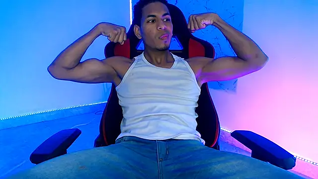 Snapshot of lorian_vikel chatting on 10.26.25 lorian vikel online show from 10.26.25