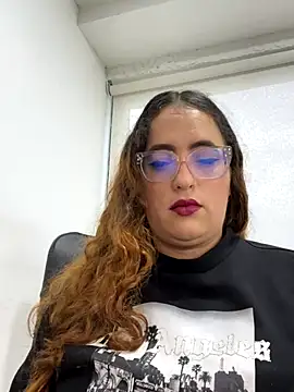 Snapshot of SussanMillerr_ chatting on 09.27.25 SussanMillerr  online show from 09.27.25